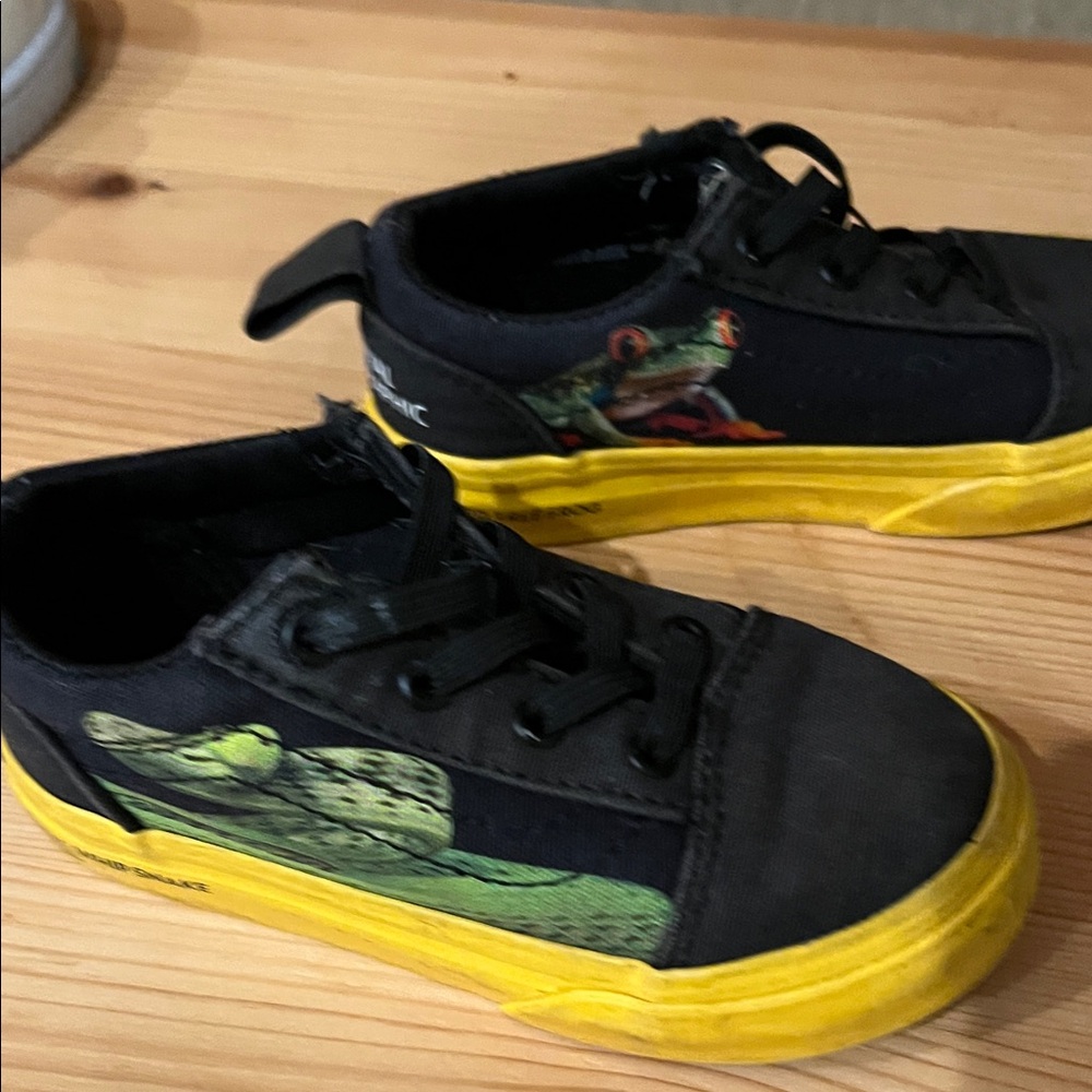 National Geographic Black and Yellow Frog Kids Sneakers